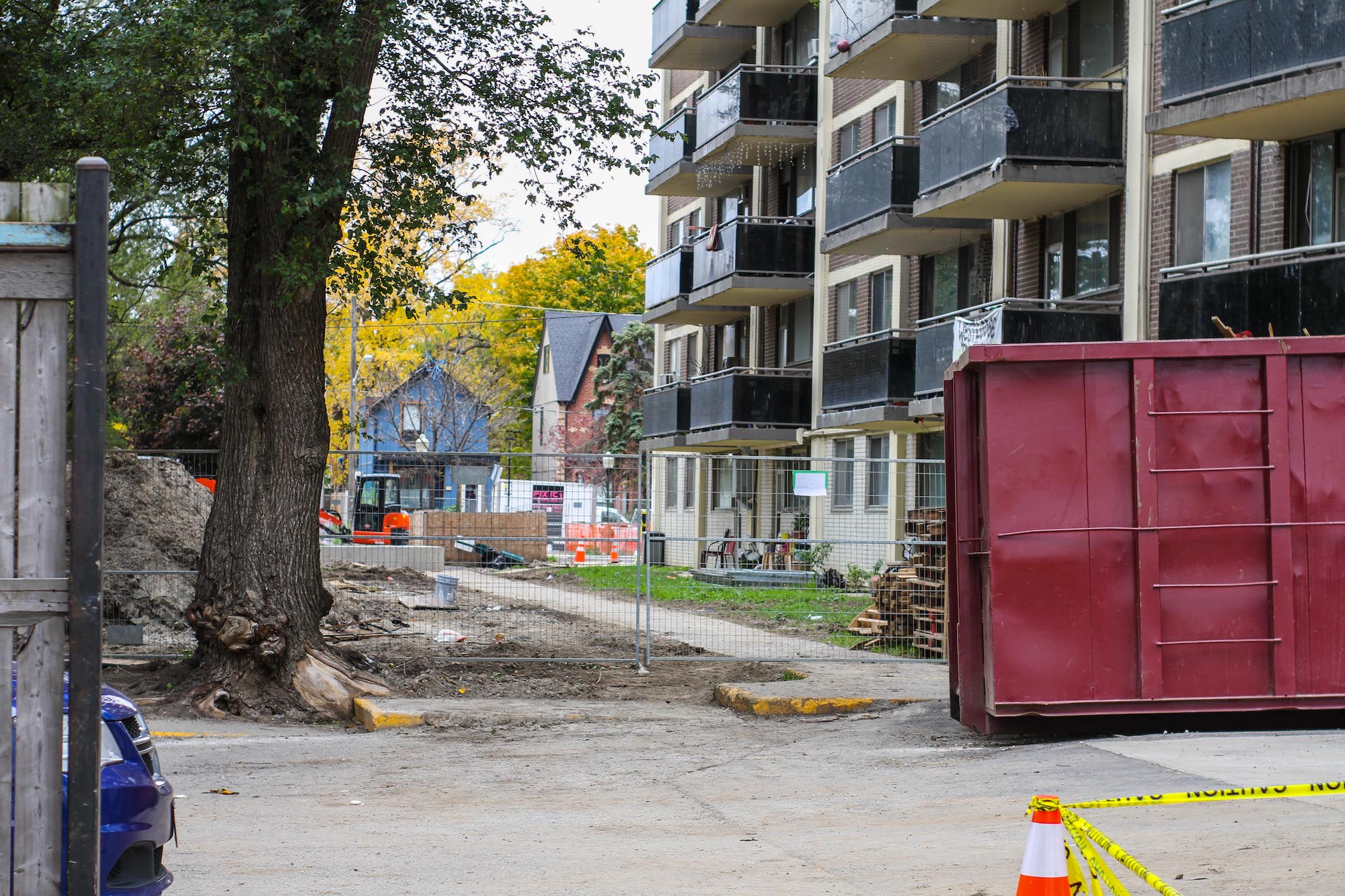 The Hoser West Lodge, Apartments Under Siege